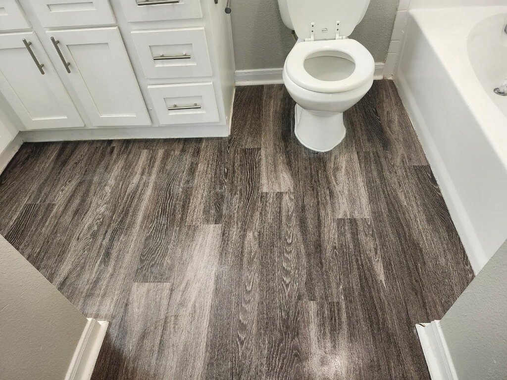 Clean bathroom floor after cleaning
